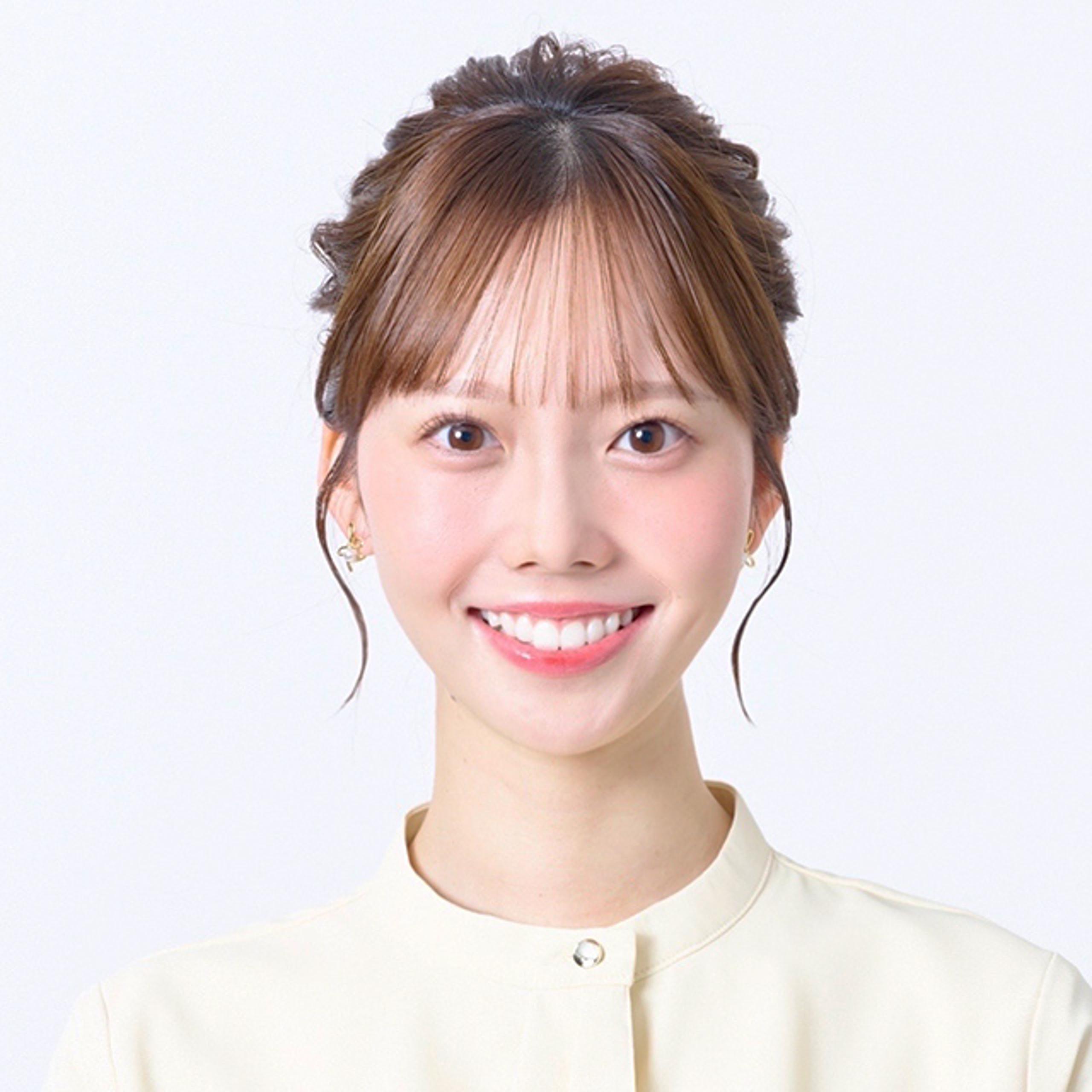 新貝まゆ